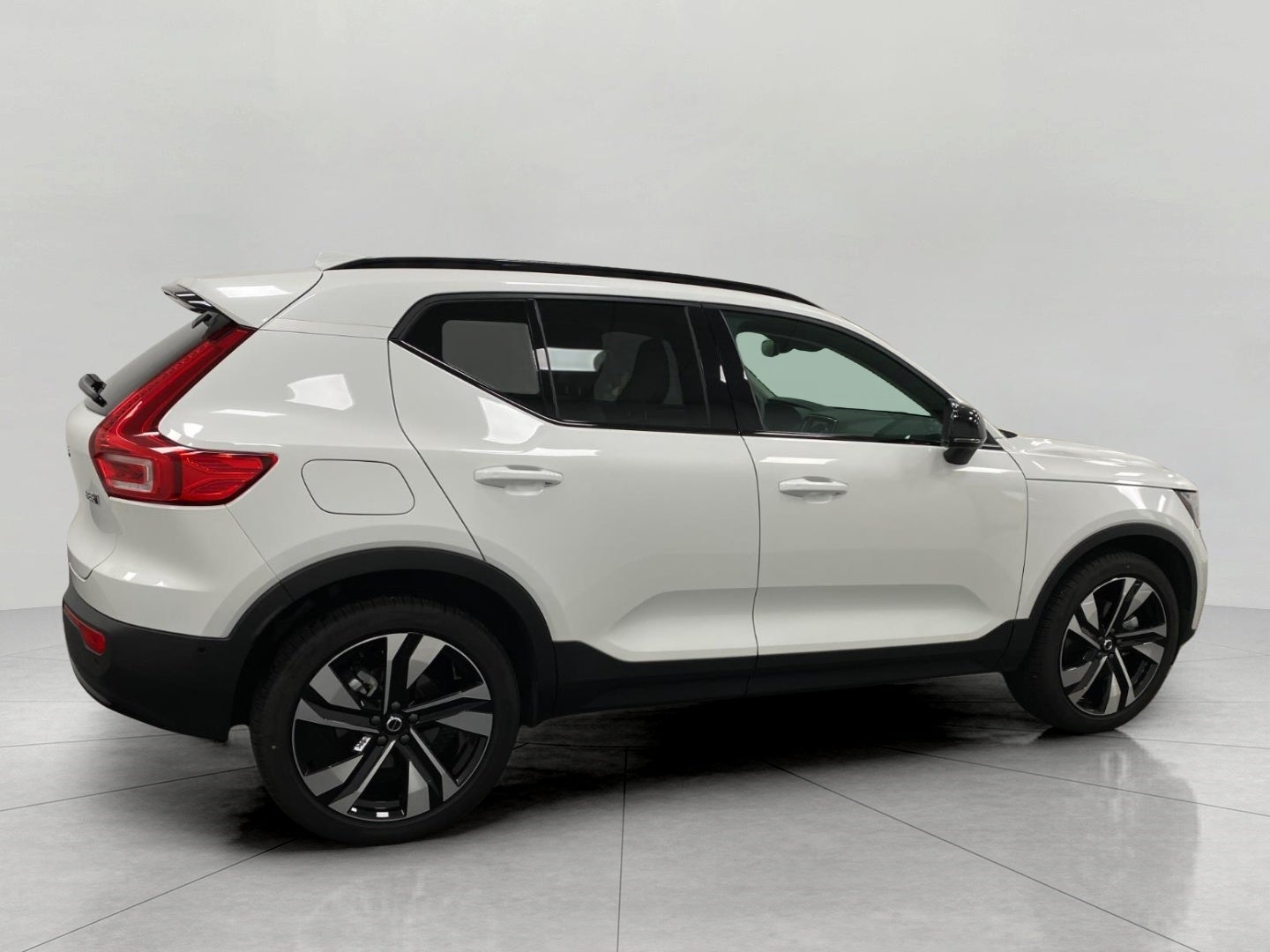 2026 Volvo XC40 B5 AWD Ultra