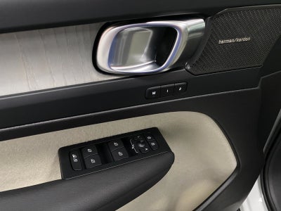 2026 Volvo XC40 B5 AWD Ultra