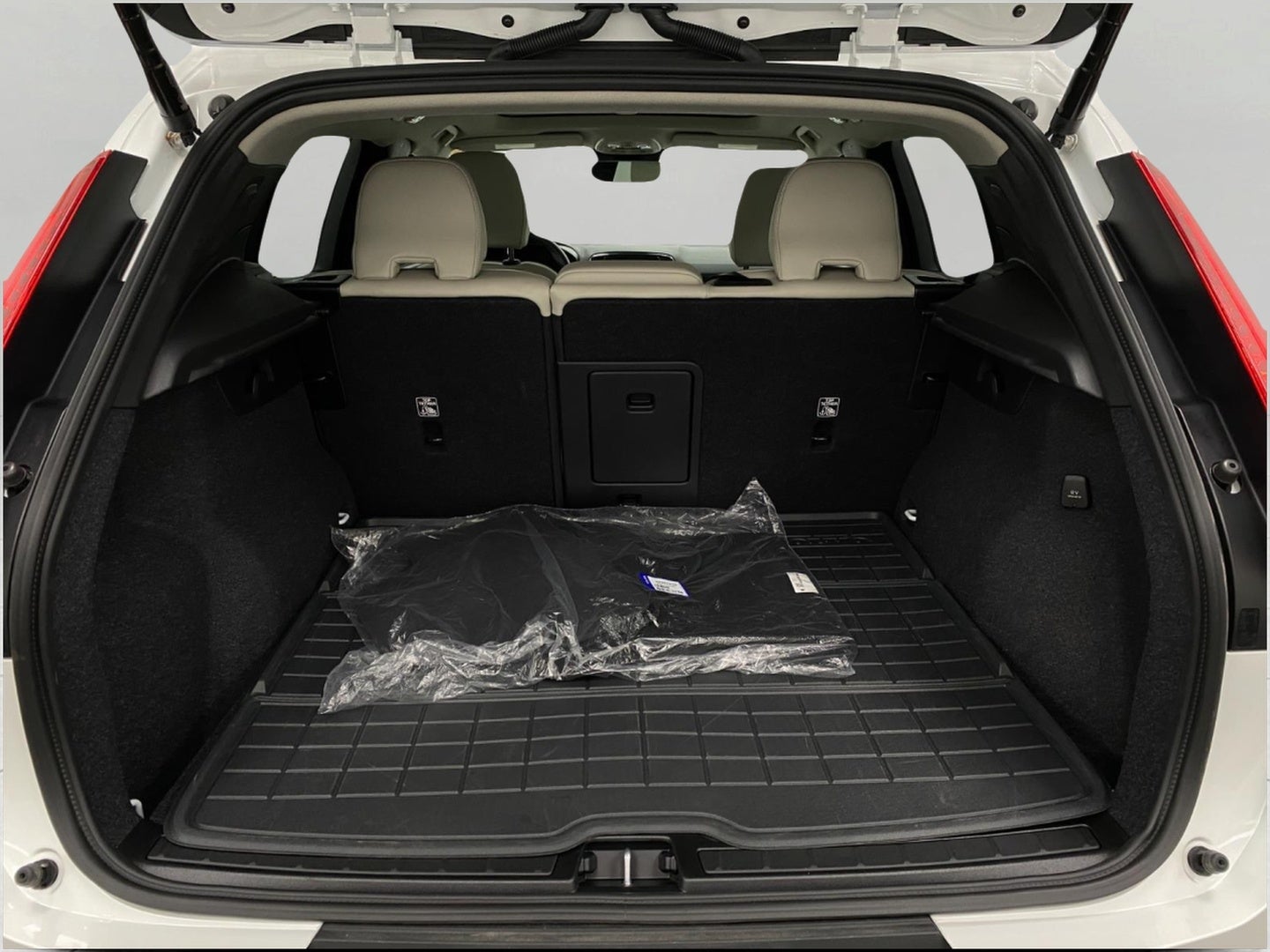 2026 Volvo XC40 B5 AWD Ultra