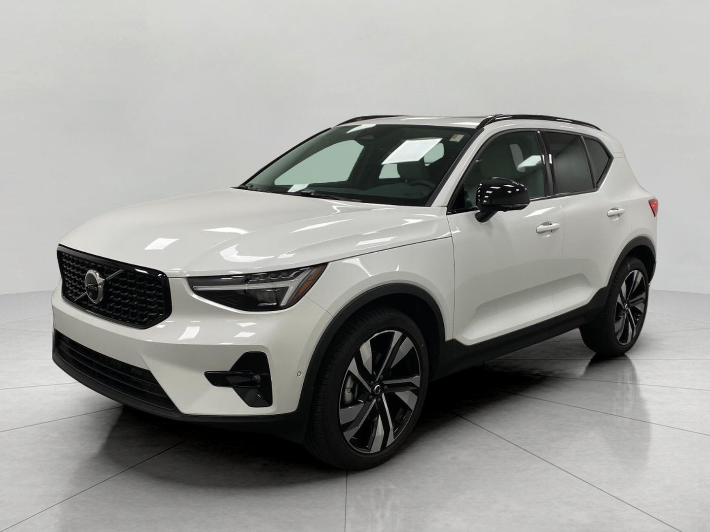 2026 Volvo XC40 B5 AWD Ultra