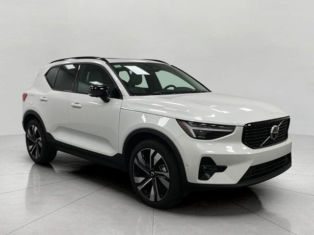 2026 Volvo XC40 B5 AWD Ultra