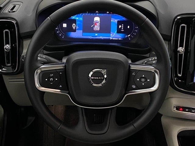 2026 Volvo XC40 B5 AWD Ultra