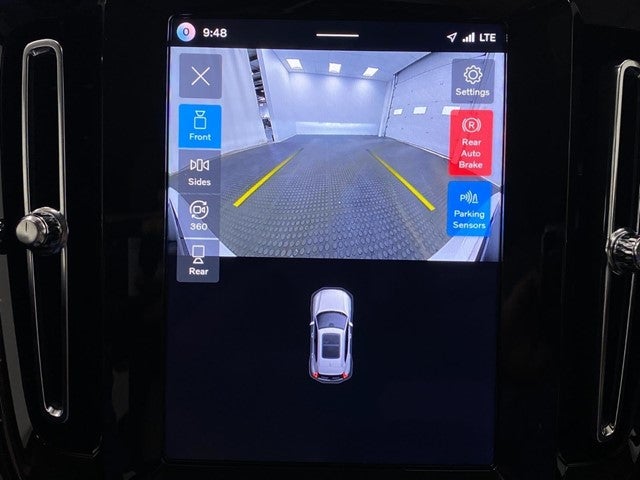 2026 Volvo XC40 B5 AWD Ultra
