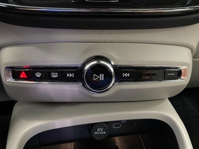 2026 Volvo XC40 B5 AWD Ultra