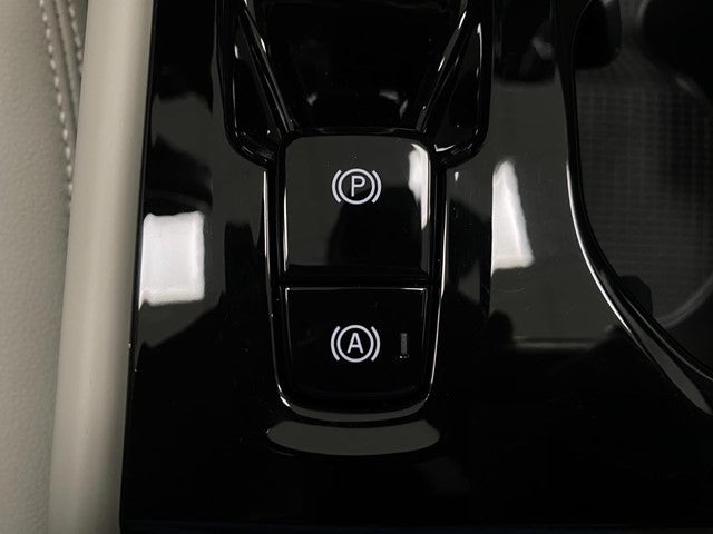 2026 Volvo XC40 B5 AWD Ultra