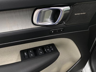 2026 Volvo XC40 B5 AWD Ultra