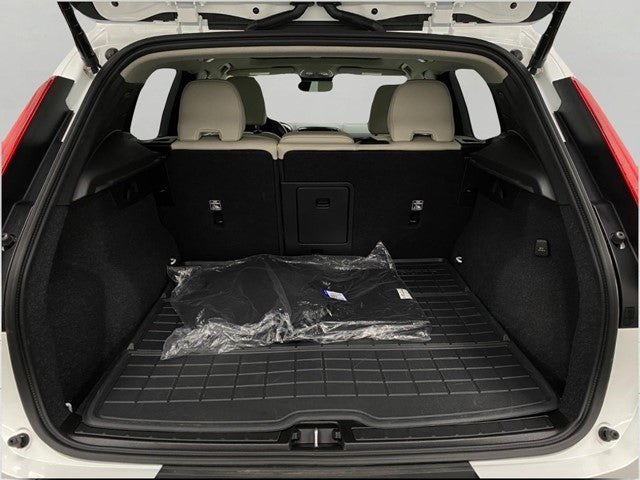 2026 Volvo XC40 B5 AWD Ultra