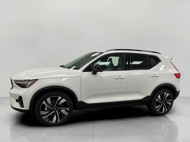 2026 Volvo XC40 B5 AWD Ultra
