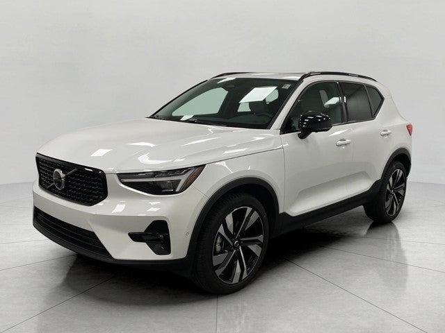 2026 Volvo XC40 B5 AWD Ultra