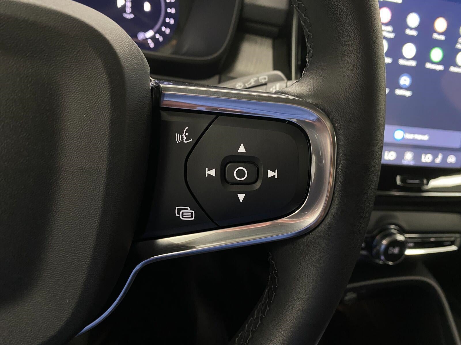 2026 Volvo XC40 B5 AWD Ultra