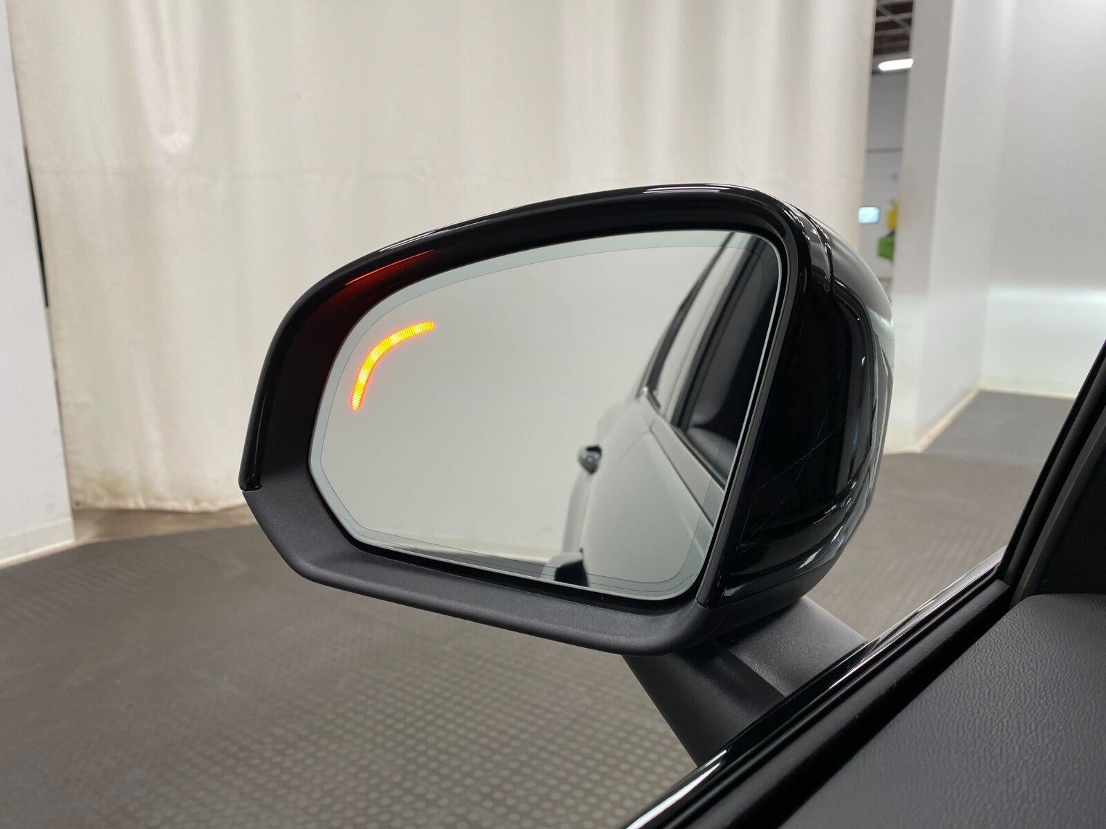 2026 Volvo XC40 B5 AWD Ultra