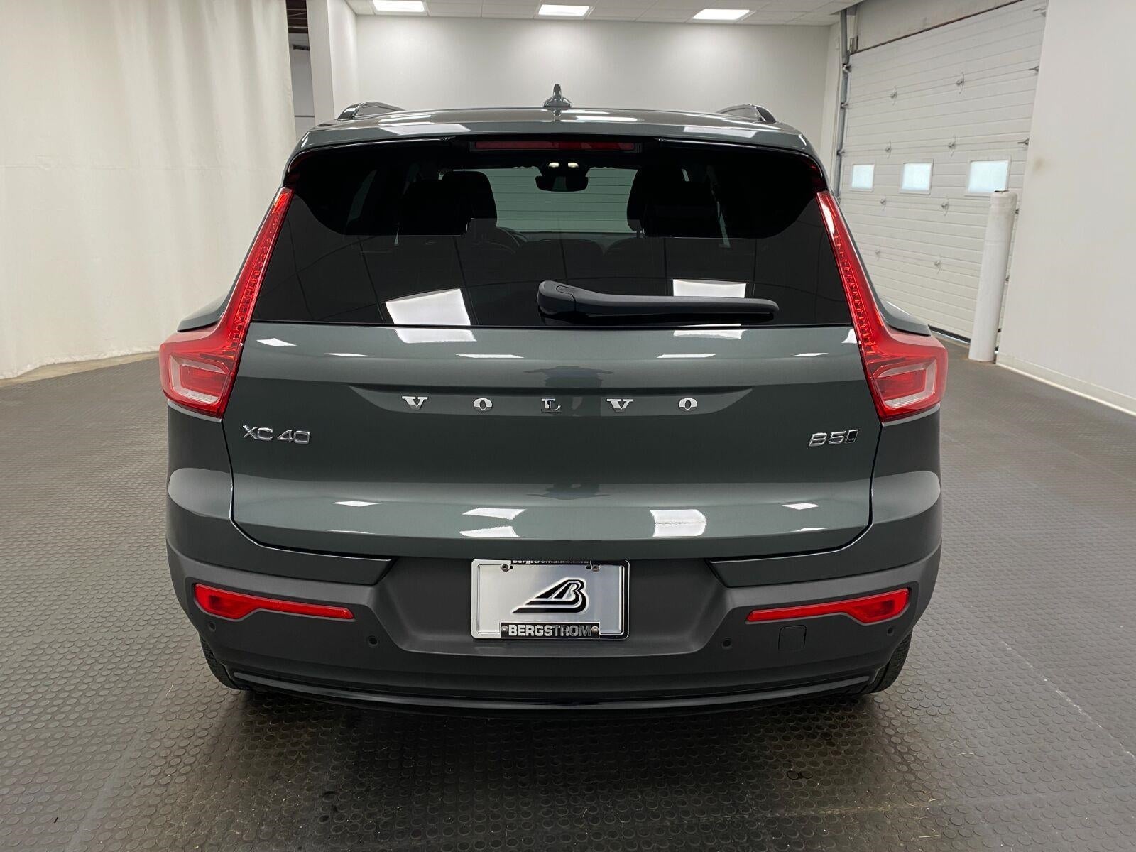 2026 Volvo XC40 B5 AWD Ultra