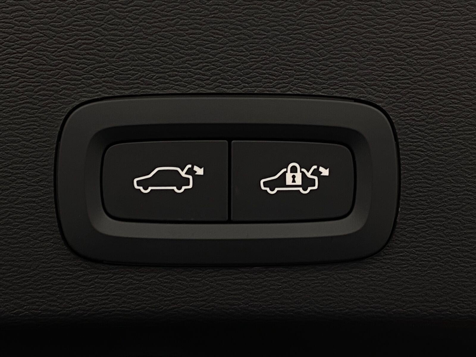 2026 Volvo XC40 B5 AWD Ultra