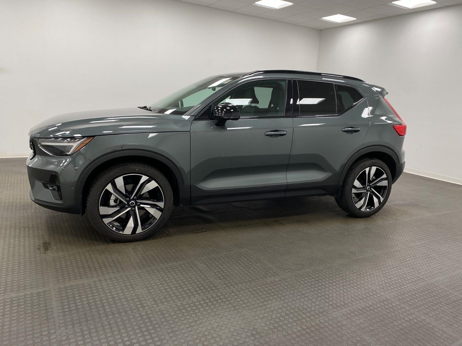 2026 Volvo XC40 B5 AWD Ultra