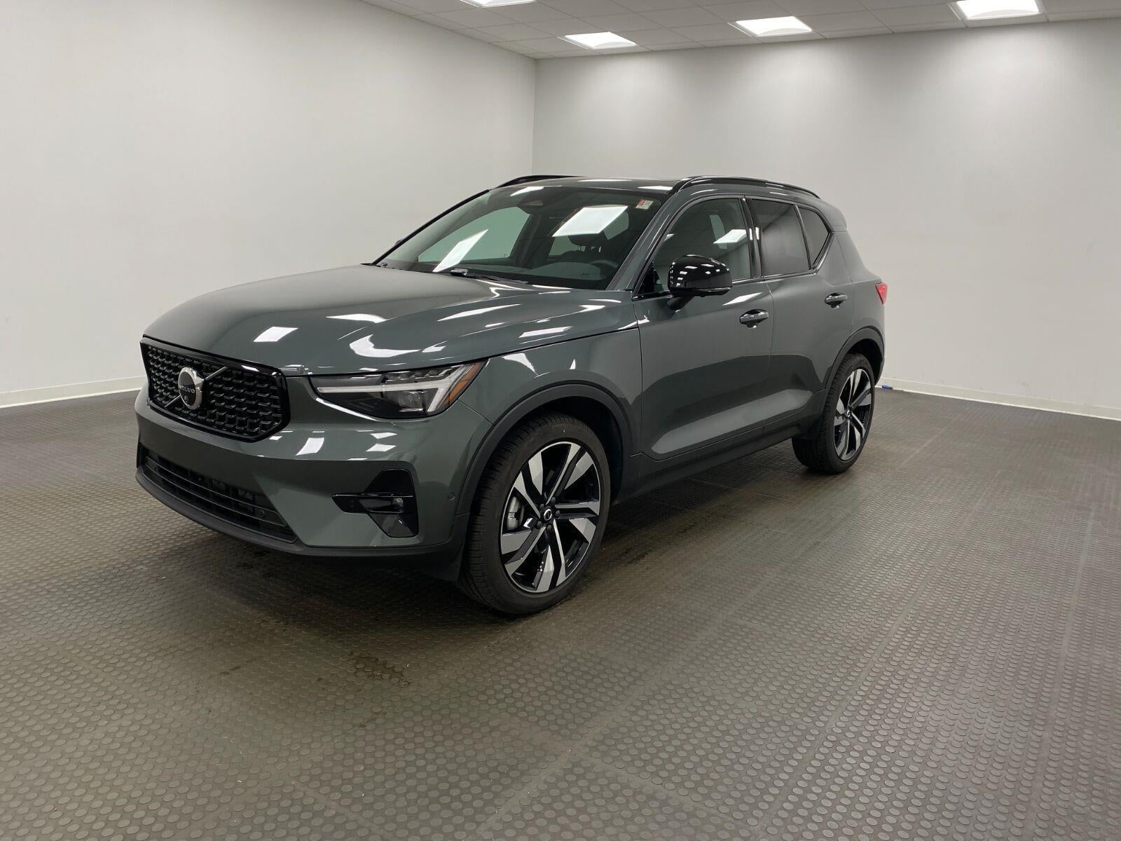 2026 Volvo XC40 B5 AWD Ultra