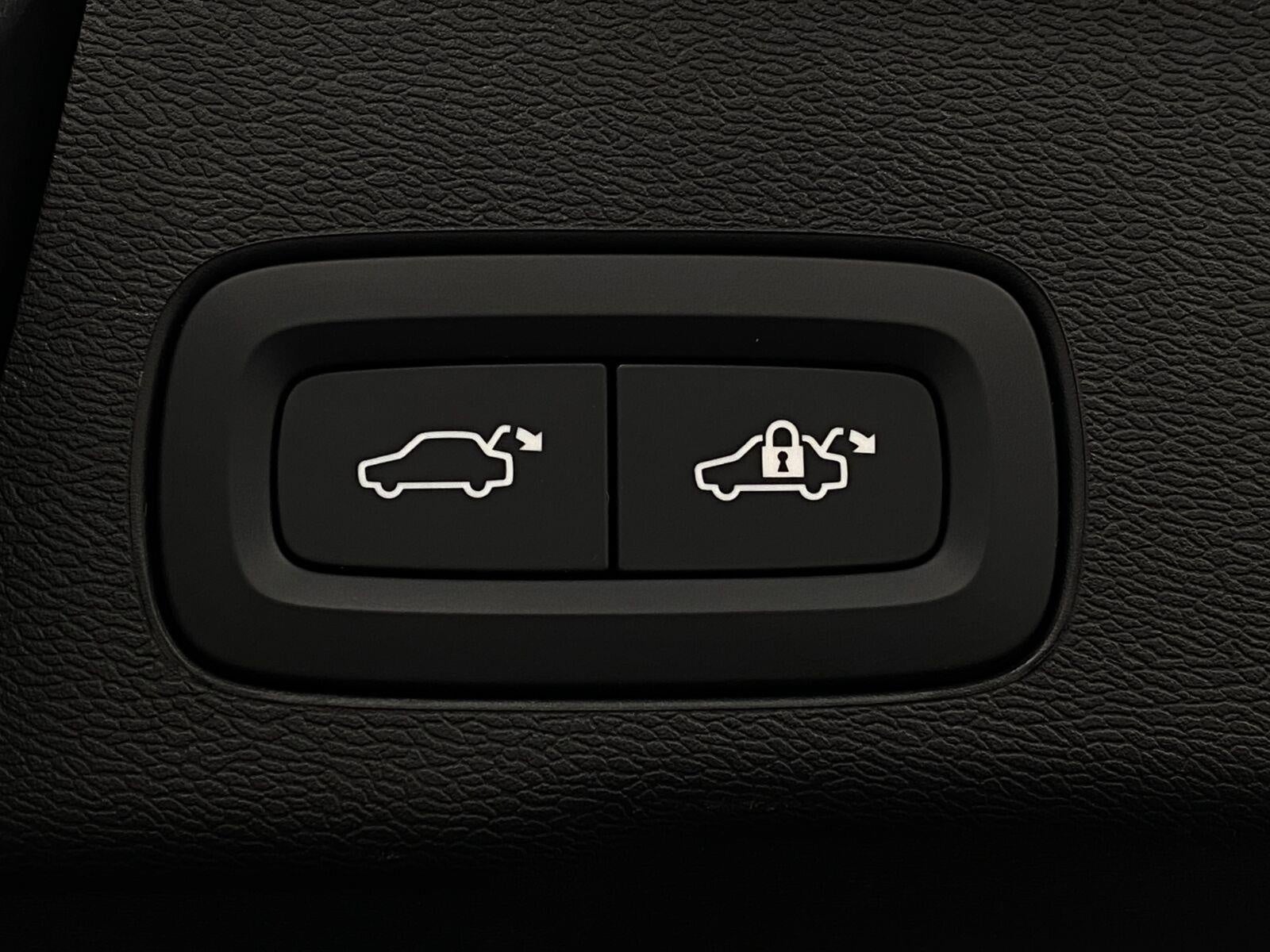 2026 Volvo XC60 B5 AWD Plus