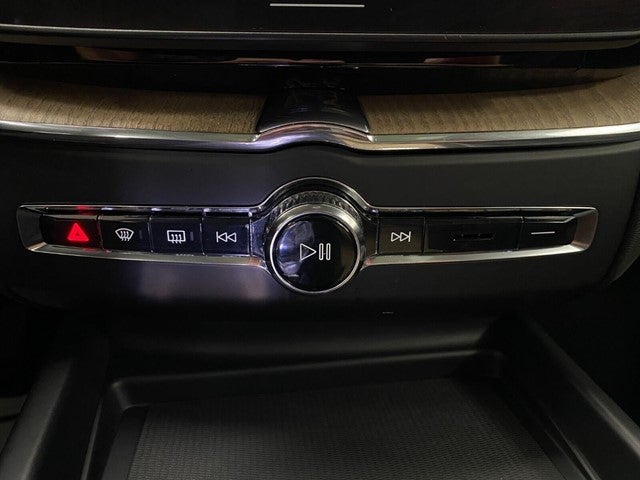 2026 Volvo XC60 B5 AWD Plus