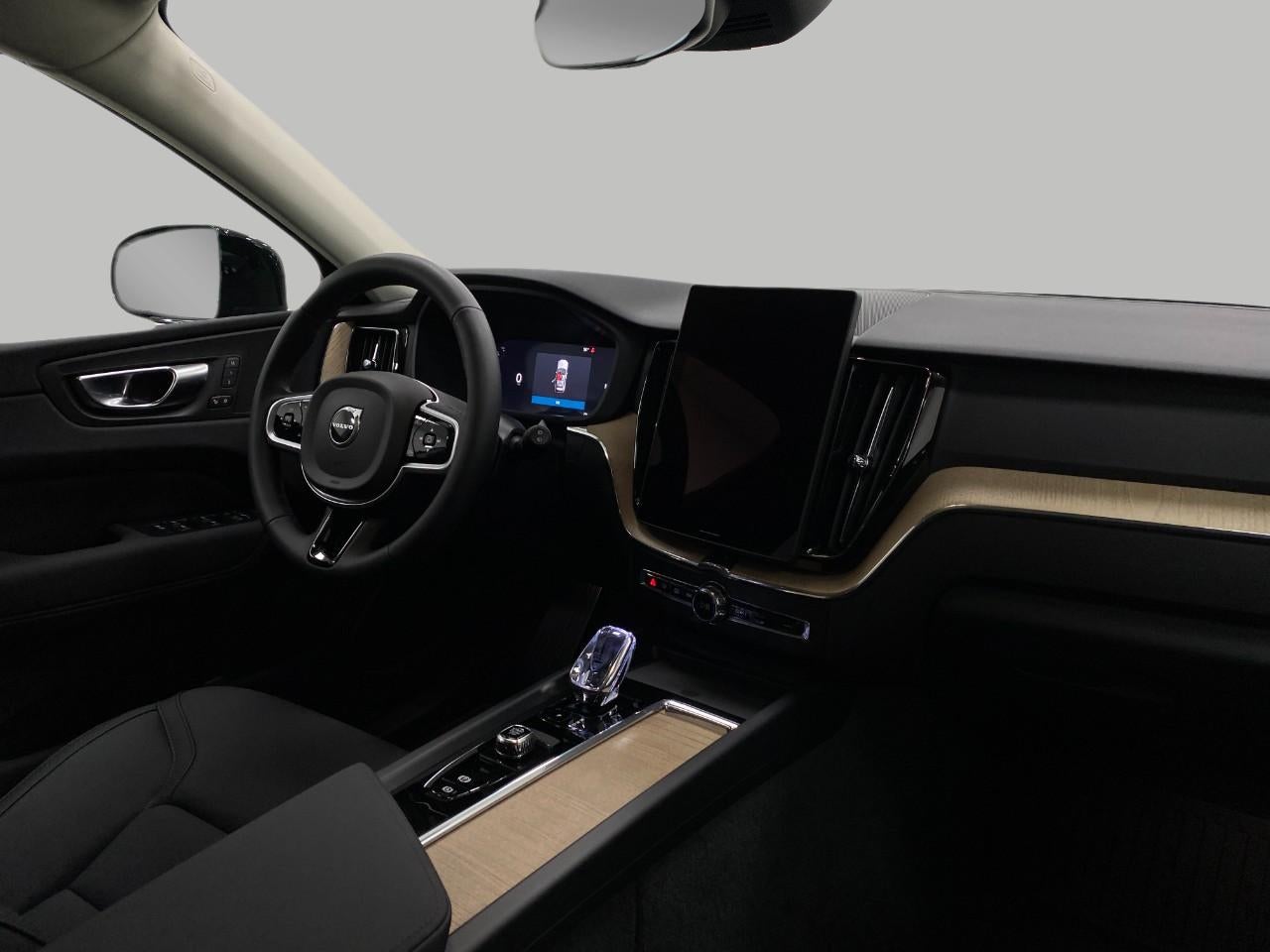 2026 Volvo XC60 B5 AWD Plus