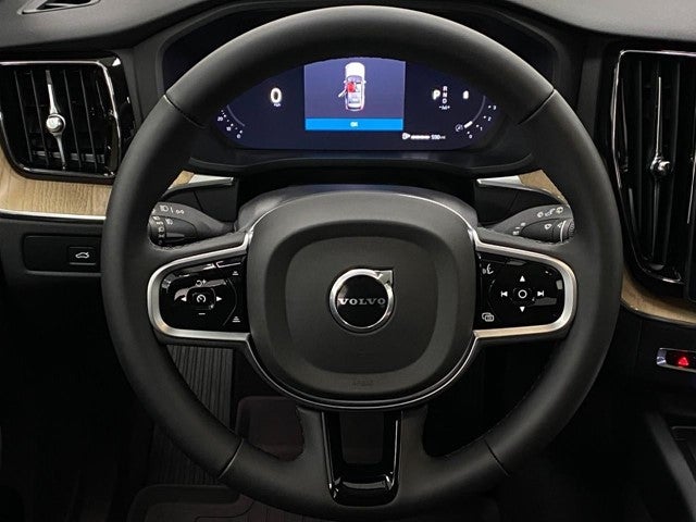 2026 Volvo XC60 B5 AWD Plus