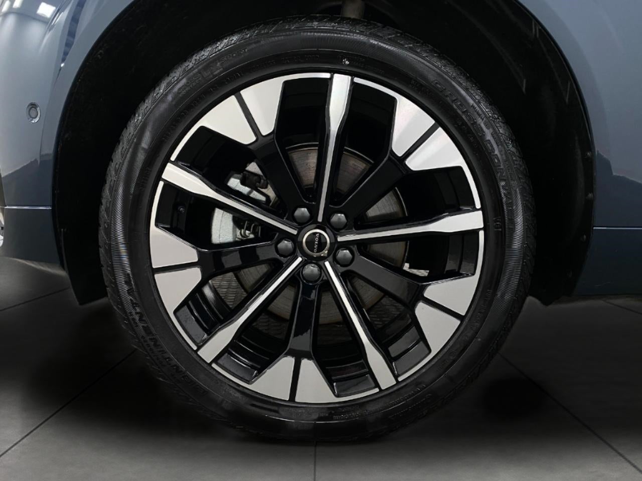 2026 Volvo XC60 B5 AWD Plus