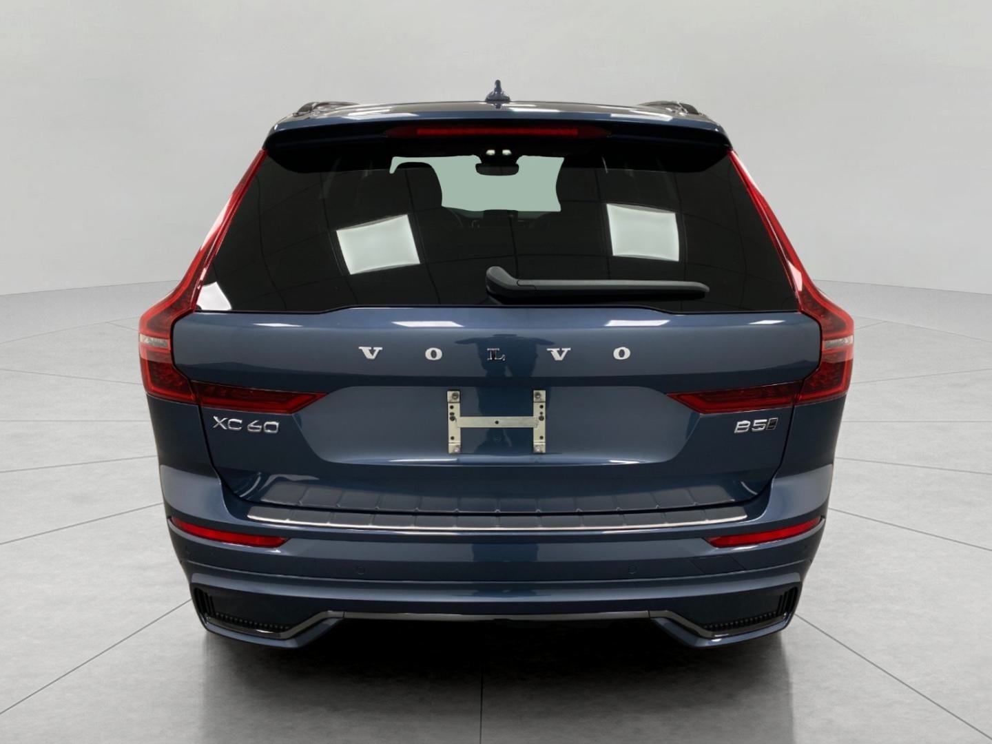 2026 Volvo XC60 B5 AWD Plus