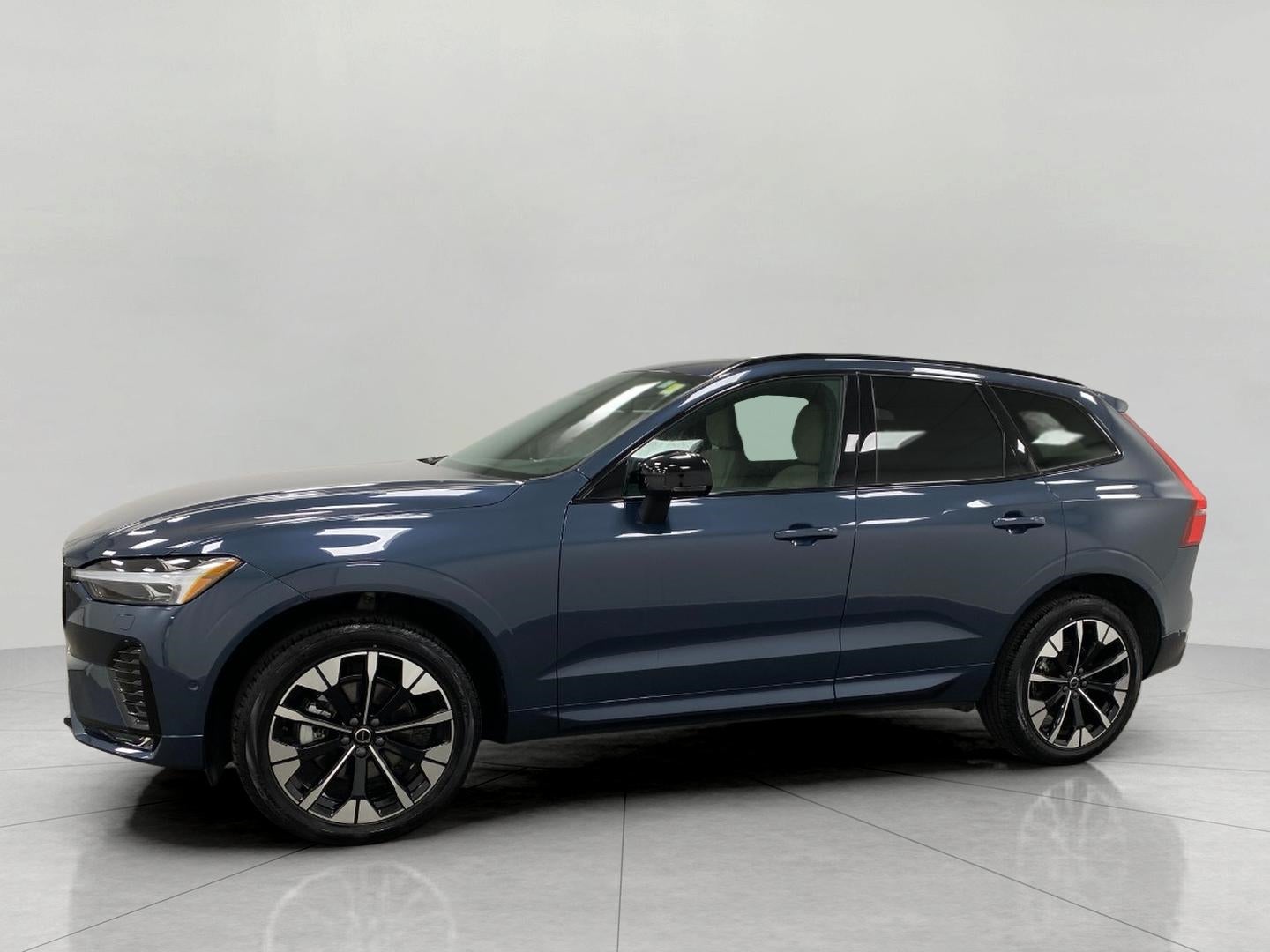 2026 Volvo XC60 B5 AWD Plus