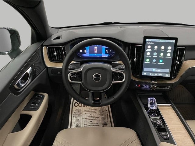2026 Volvo XC60 B5 AWD Plus