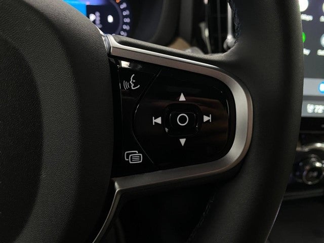 2026 Volvo XC60 B5 AWD Plus