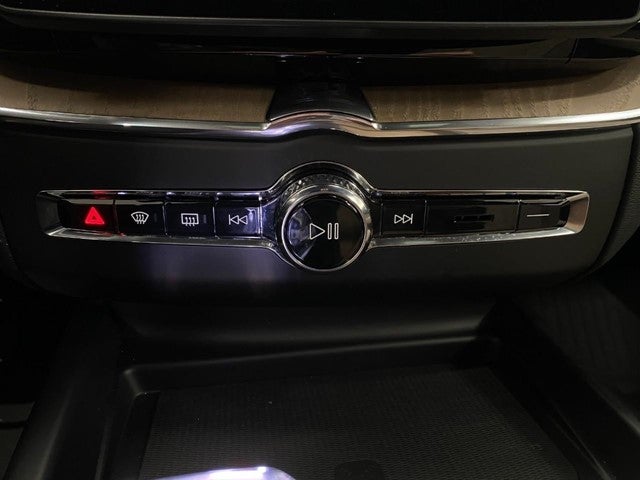 2026 Volvo XC60 B5 AWD Plus
