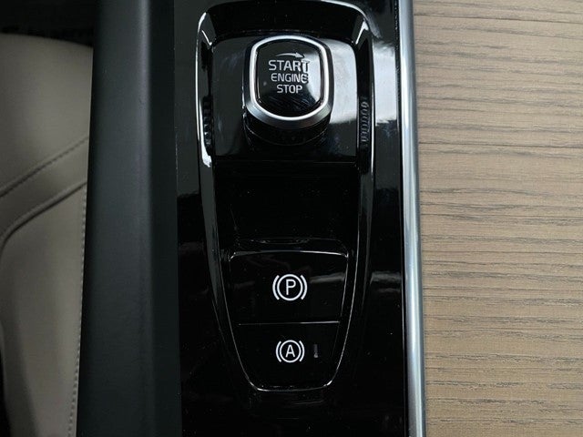 2026 Volvo XC60 B5 AWD Plus