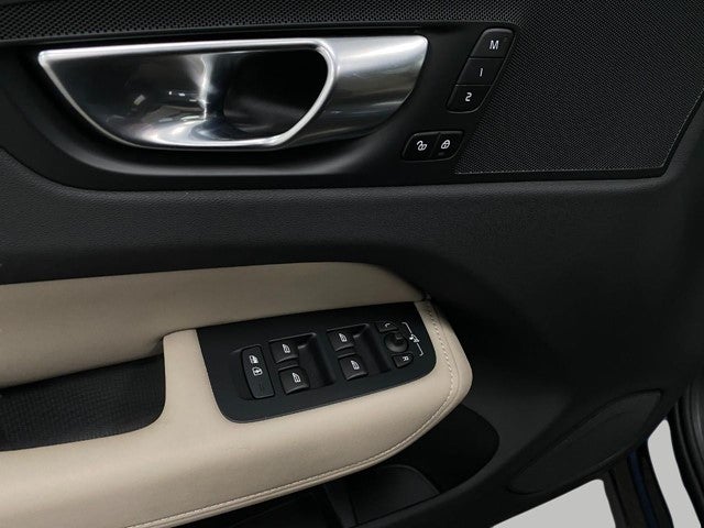 2026 Volvo XC60 B5 AWD Plus