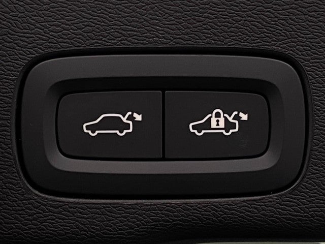 2026 Volvo XC60 B5 AWD Plus