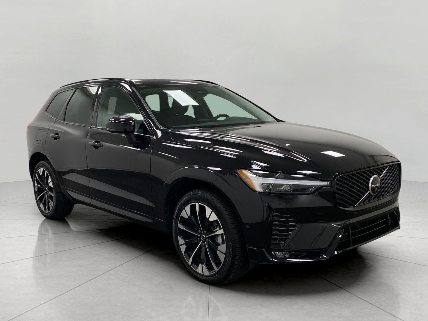 2026 Volvo XC60 B5 AWD Plus