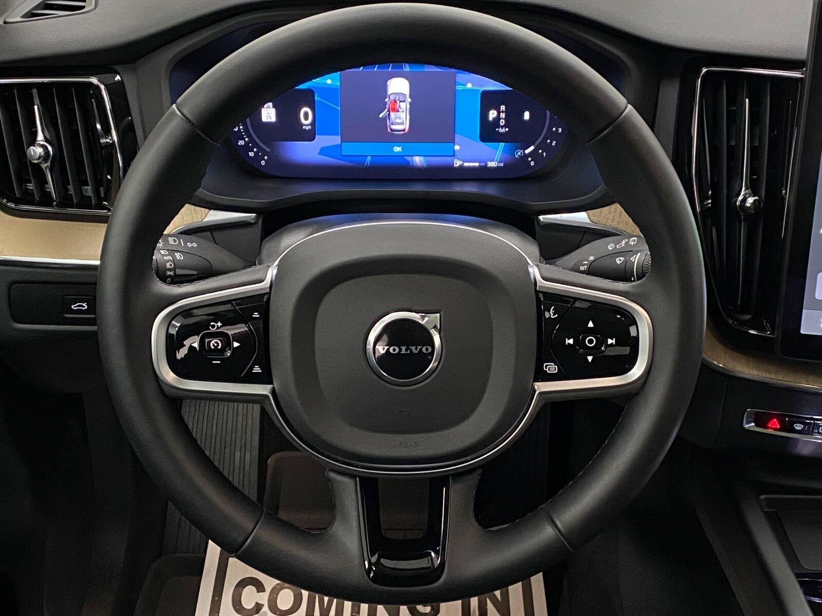 2026 Volvo XC60 B5 AWD Plus