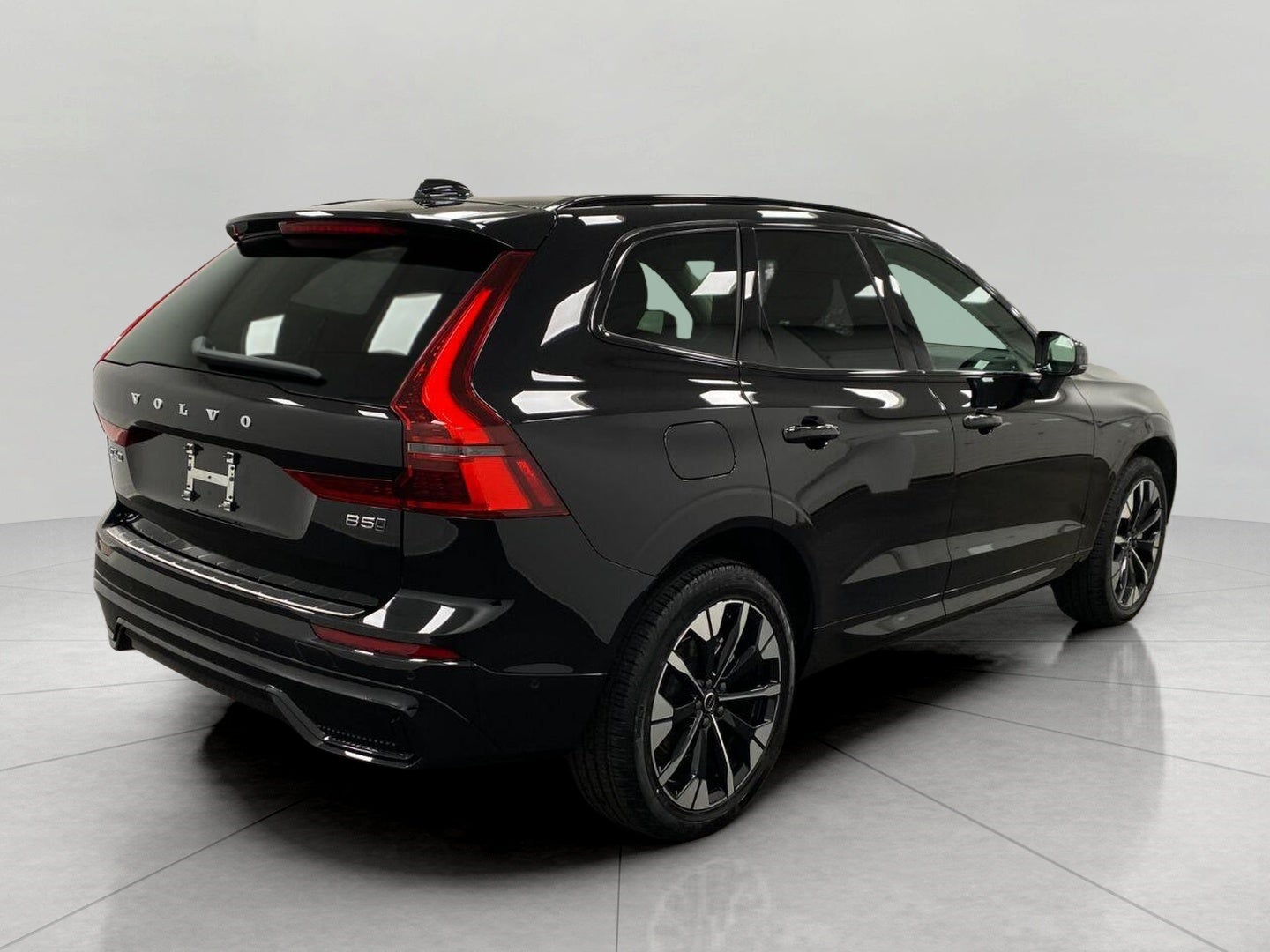 2026 Volvo XC60 B5 AWD Plus