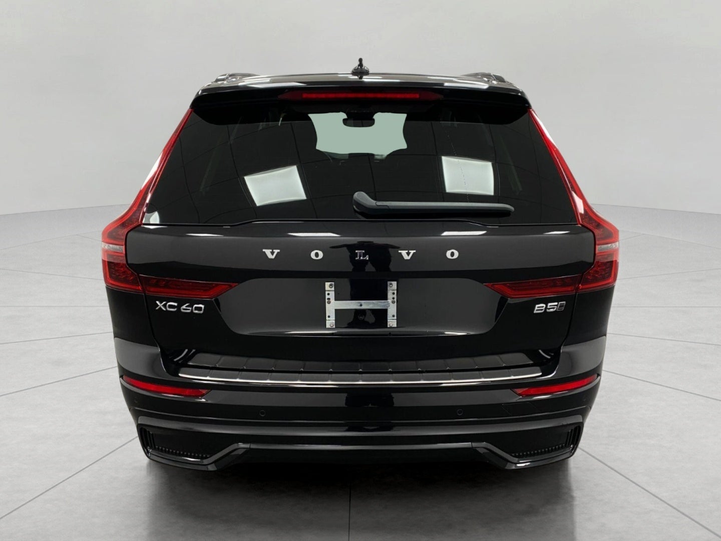 2026 Volvo XC60 B5 AWD Plus
