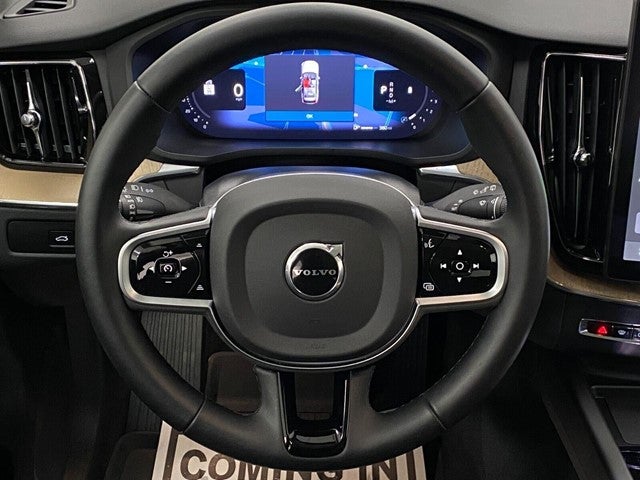 2026 Volvo XC60 B5 AWD Plus