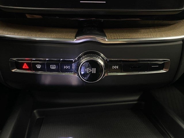 2026 Volvo XC60 B5 AWD Plus