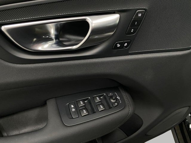 2026 Volvo XC60 B5 AWD Plus