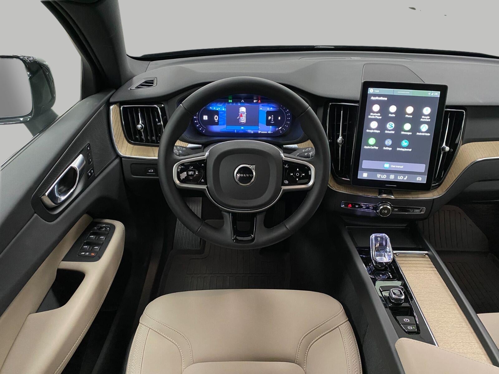 2026 Volvo XC60 B5 AWD Plus