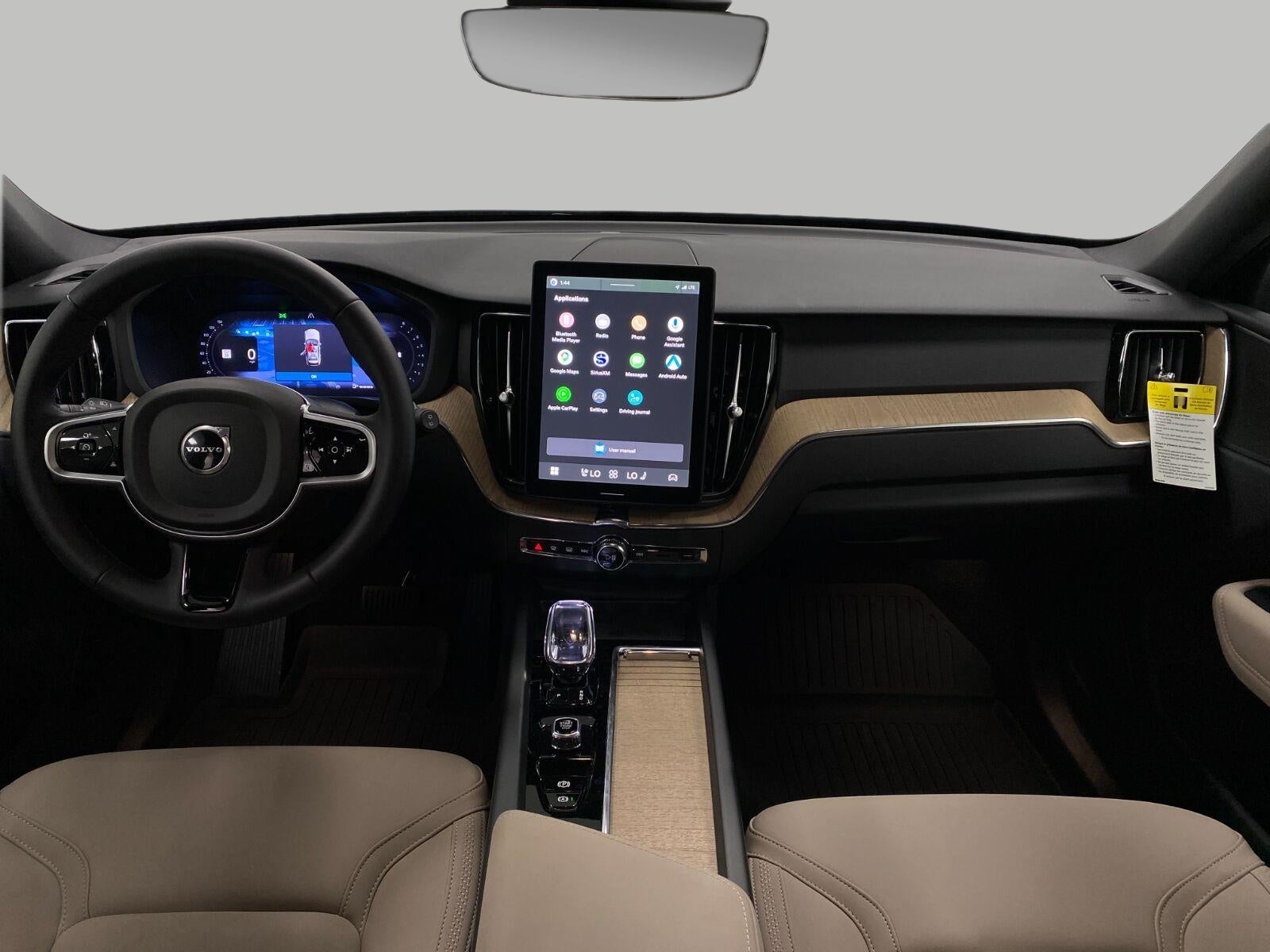 2026 Volvo XC60 B5 AWD Plus
