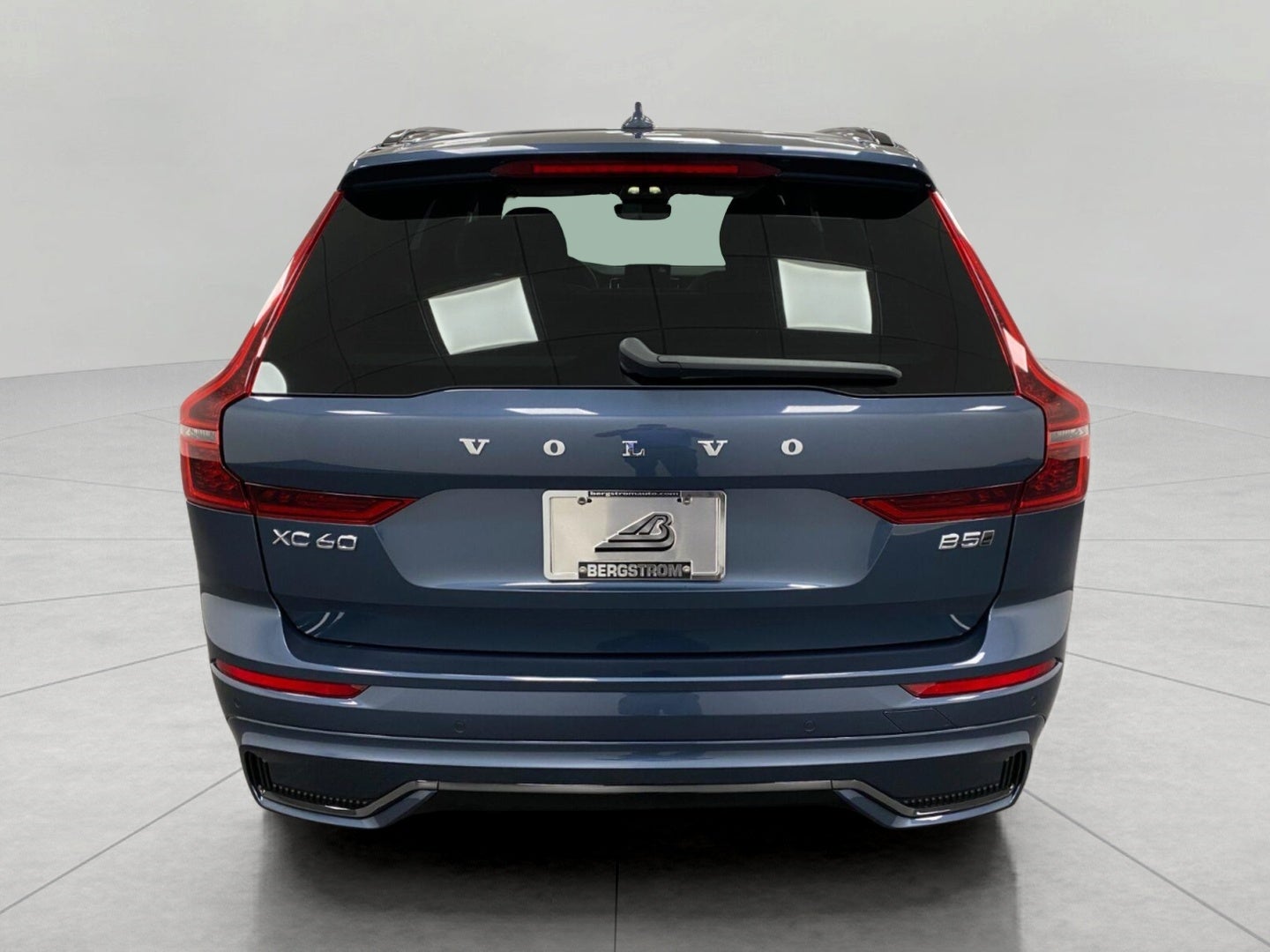 2026 Volvo XC60 B5 AWD Plus