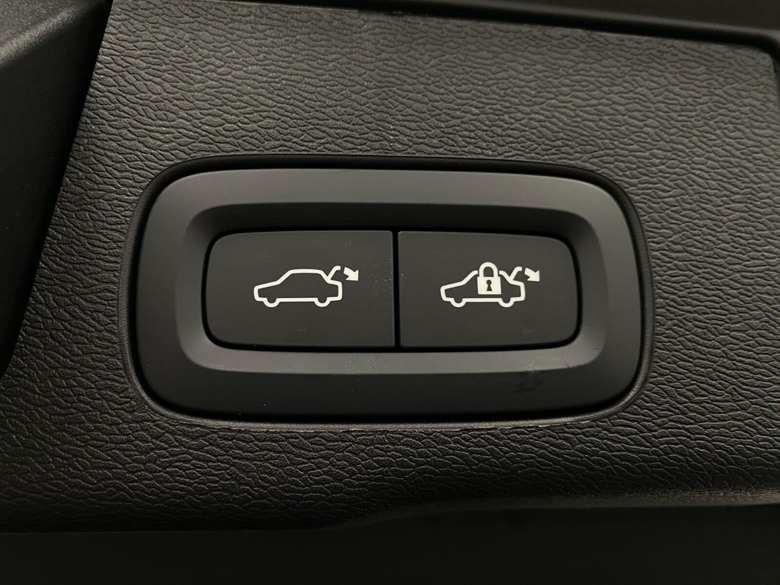 2026 Volvo XC60 B5 AWD Plus