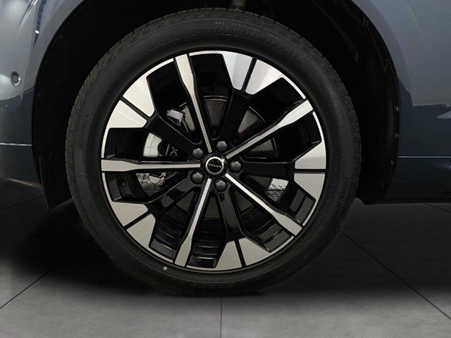 2026 Volvo XC60 B5 AWD Plus