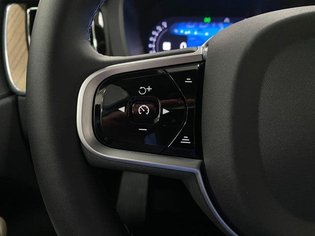 2026 Volvo XC60 B5 AWD Plus