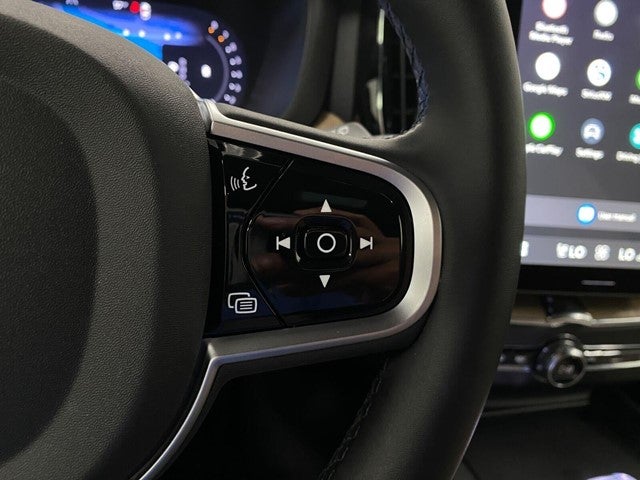 2026 Volvo XC60 B5 AWD Plus