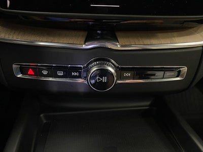2026 Volvo XC60 B5 AWD Plus