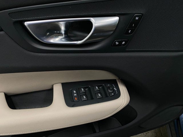 2026 Volvo XC60 B5 AWD Plus