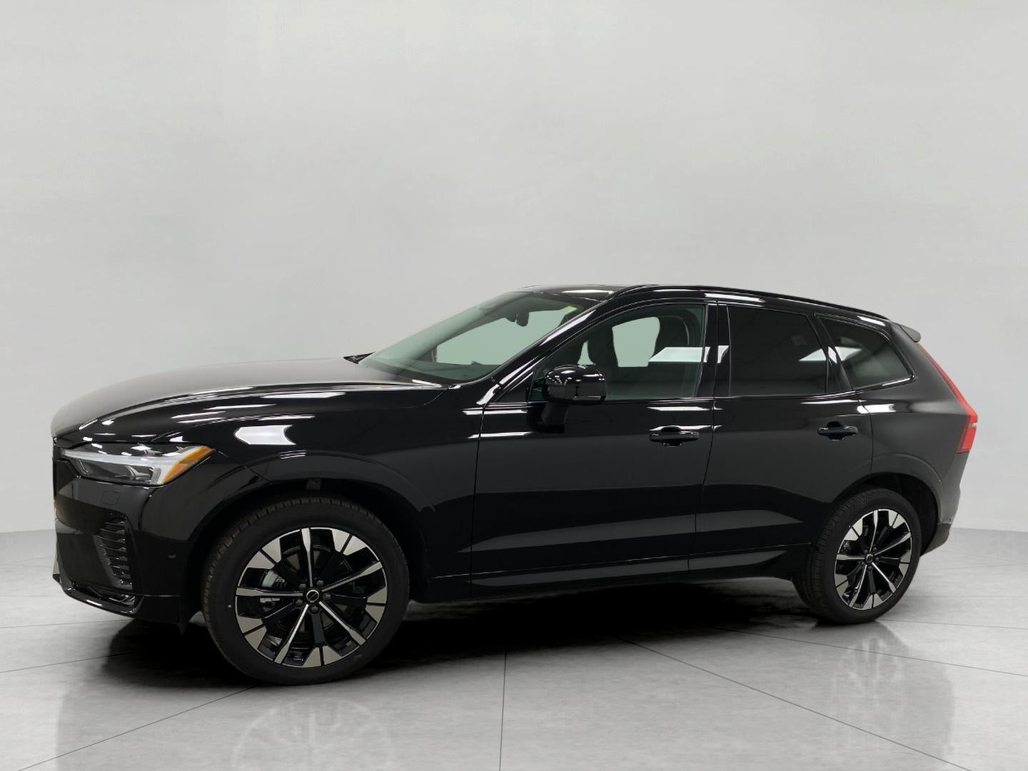 2026 Volvo XC60 B5 AWD Plus