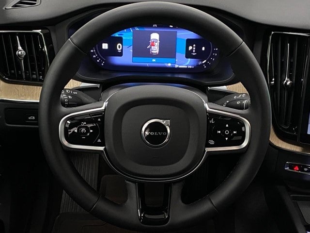 2026 Volvo XC60 B5 AWD Plus